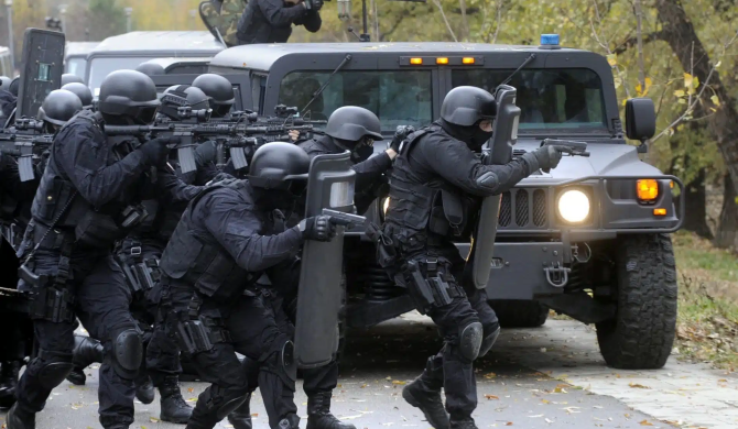 SWAT-Image_Compressed_Shutterstock_346794716__1570418548_73.229.198.128.jpg