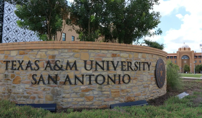 Texas_AM_Entrance-1920x1280.jpg