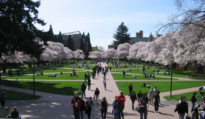 University_of_Washington_Quad_Spring_2007-2048x1536.jpg