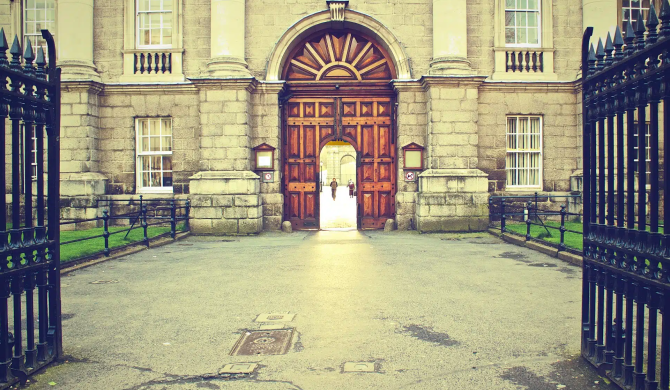 trinity-college-405783_1920.jpg